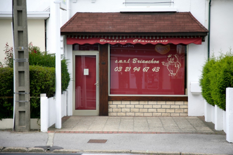 vitrine-CAUSSOLS-min_france_frankreich_commerce_frankrijk_francia_delicatessen_butchery_charcuterie-424328